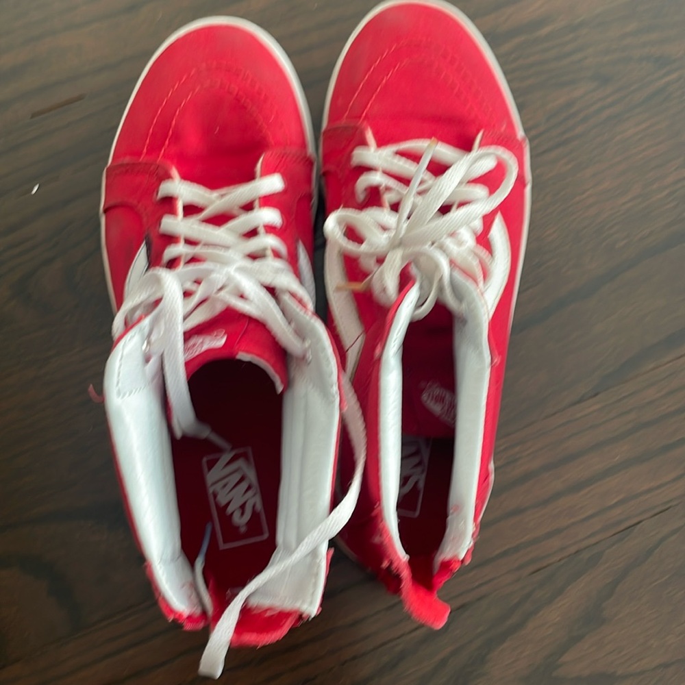 Canvas Vans red and white with back zipper